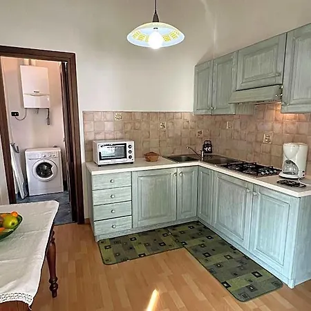 La Rondine فندق